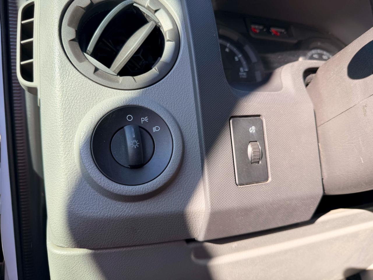 Ford Econoline E-150 2010