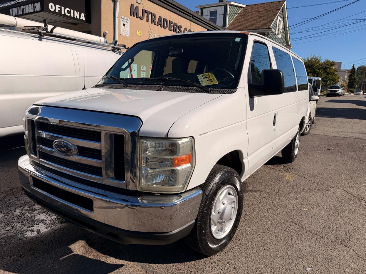 Ford Econoline E-350 XL Super Duty 2009