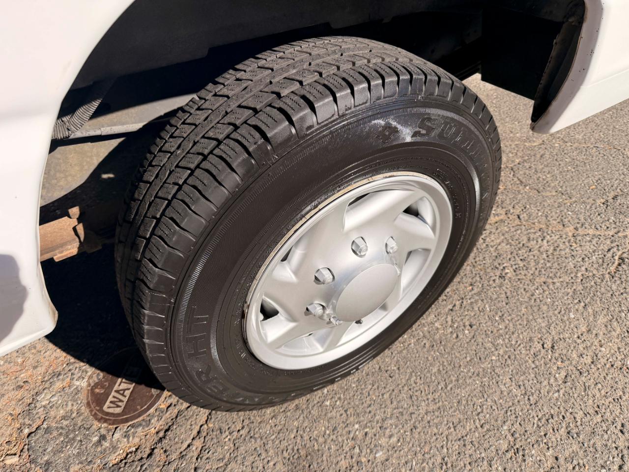 Ford Econoline E-350 XL Super Duty 2009