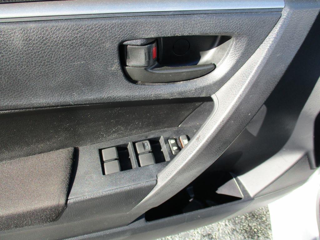 Toyota Corolla LE CVT 2016