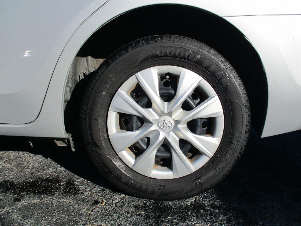 Toyota Corolla LE CVT 2016