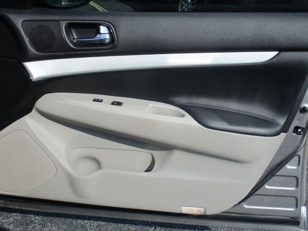 Infiniti G Sedan G37 Sport 6MT 2009