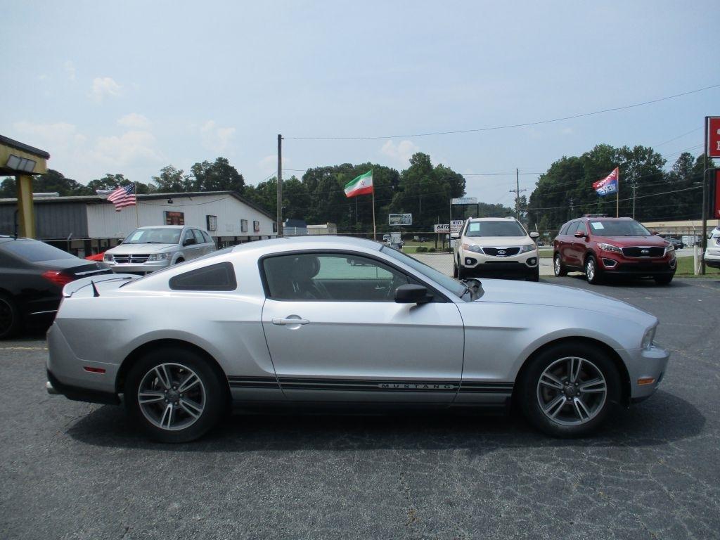 Ford Mustang V6 Coupe 2012
