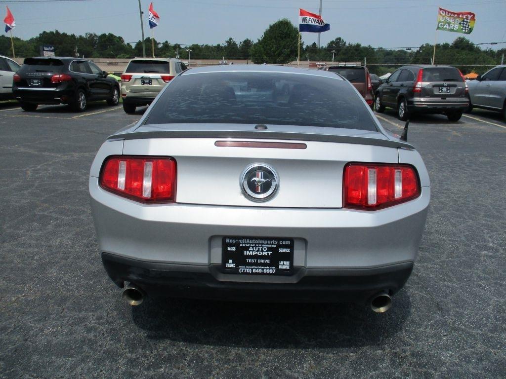 Ford Mustang V6 Coupe 2012