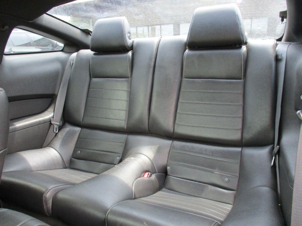 Ford Mustang V6 Coupe 2012