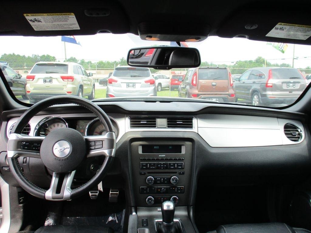 Ford Mustang V6 Coupe 2012
