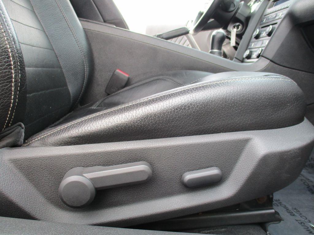 Ford Mustang V6 Coupe 2012