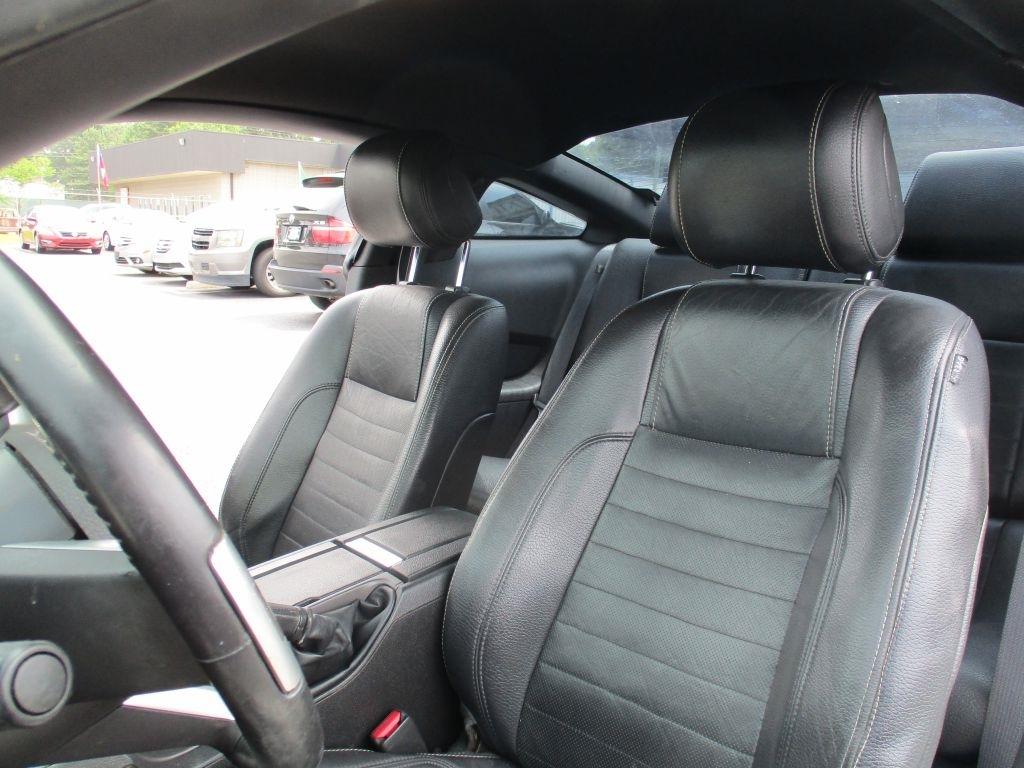 Ford Mustang V6 Coupe 2012