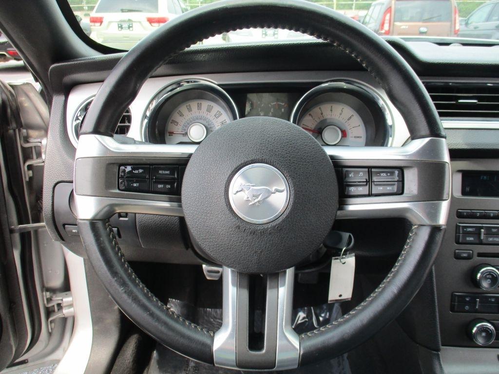 Ford Mustang V6 Coupe 2012