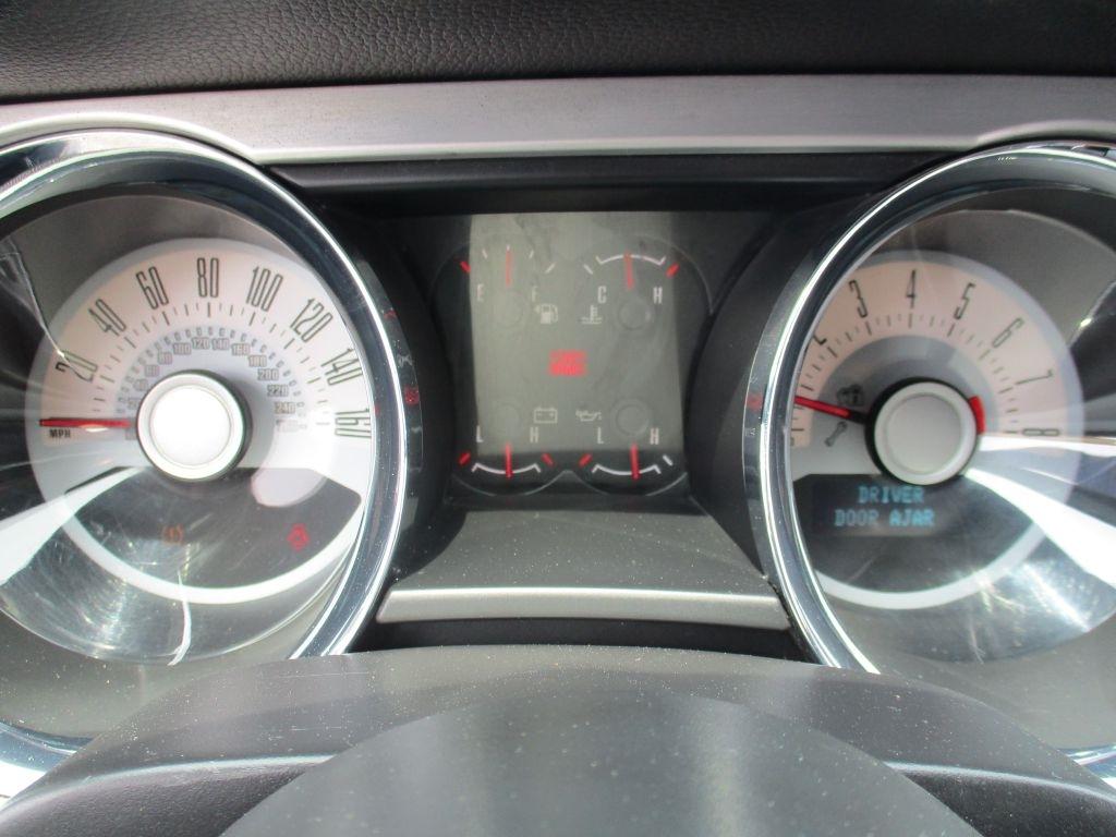 Ford Mustang V6 Coupe 2012