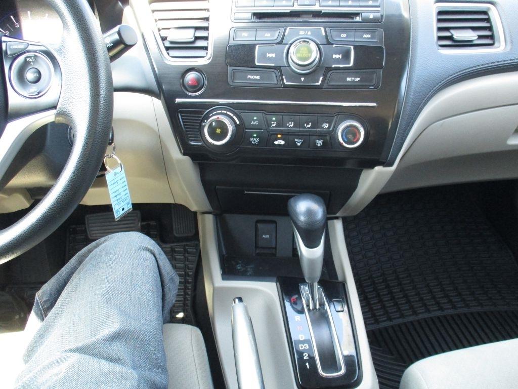 Honda Civic LX Sedan 5-Speed AT 2013