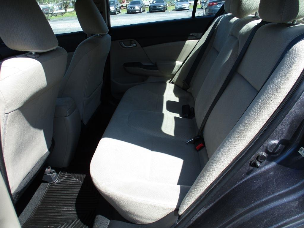 Honda Civic LX Sedan 5-Speed AT 2013