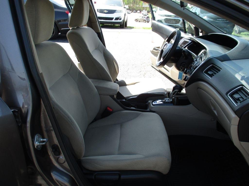 Honda Civic LX Sedan 5-Speed AT 2013
