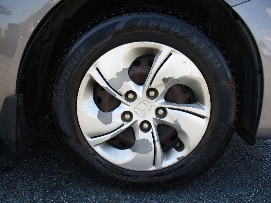 Honda Civic LX Sedan 5-Speed AT 2013