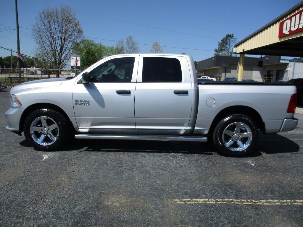 RAM 1500 Tradesman Crew Cab SWB 2WD 2016