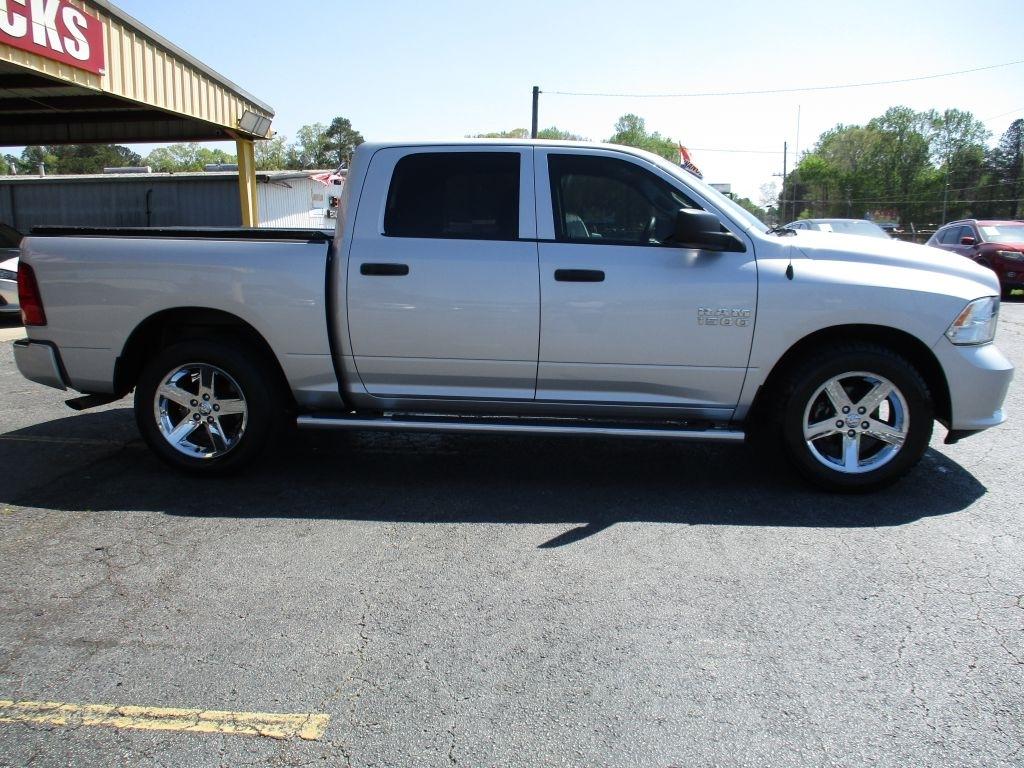 RAM 1500 Tradesman Crew Cab SWB 2WD 2016