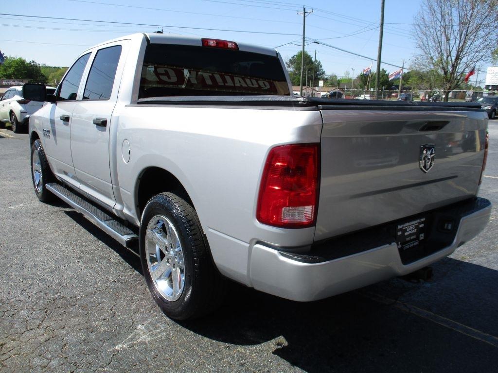 RAM 1500 Tradesman Crew Cab SWB 2WD 2016