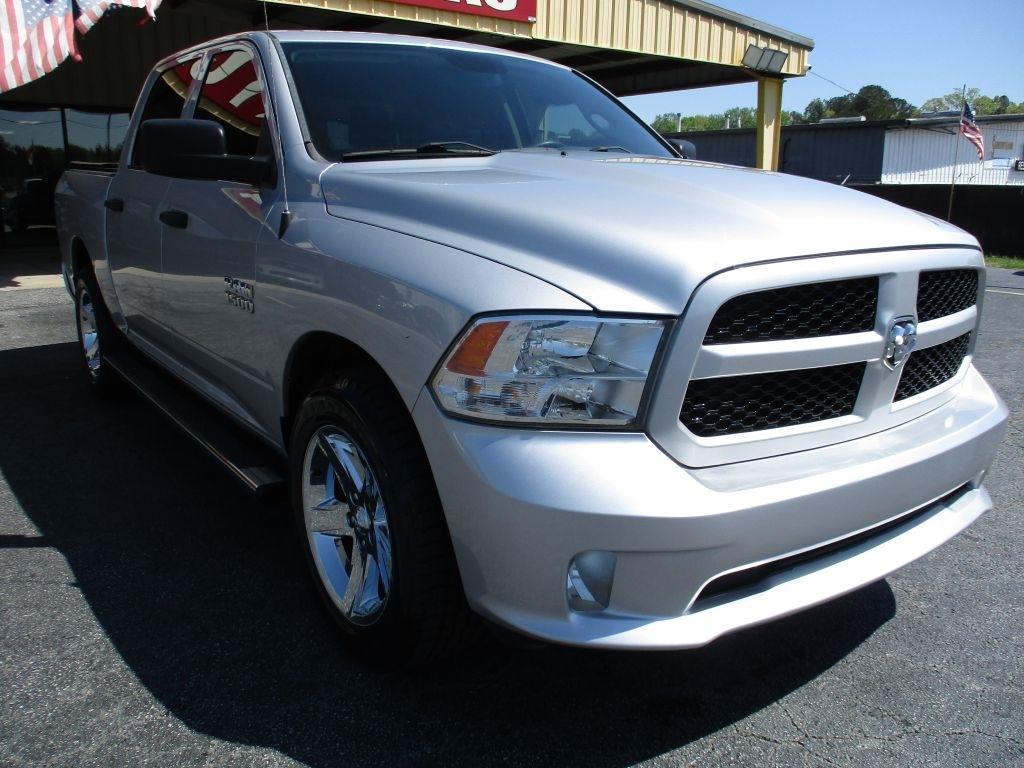 RAM 1500 Tradesman Crew Cab SWB 2WD 2016