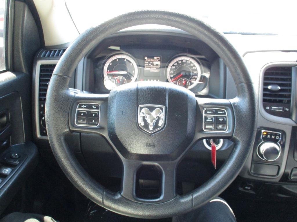 RAM 1500 Tradesman Crew Cab SWB 2WD 2016