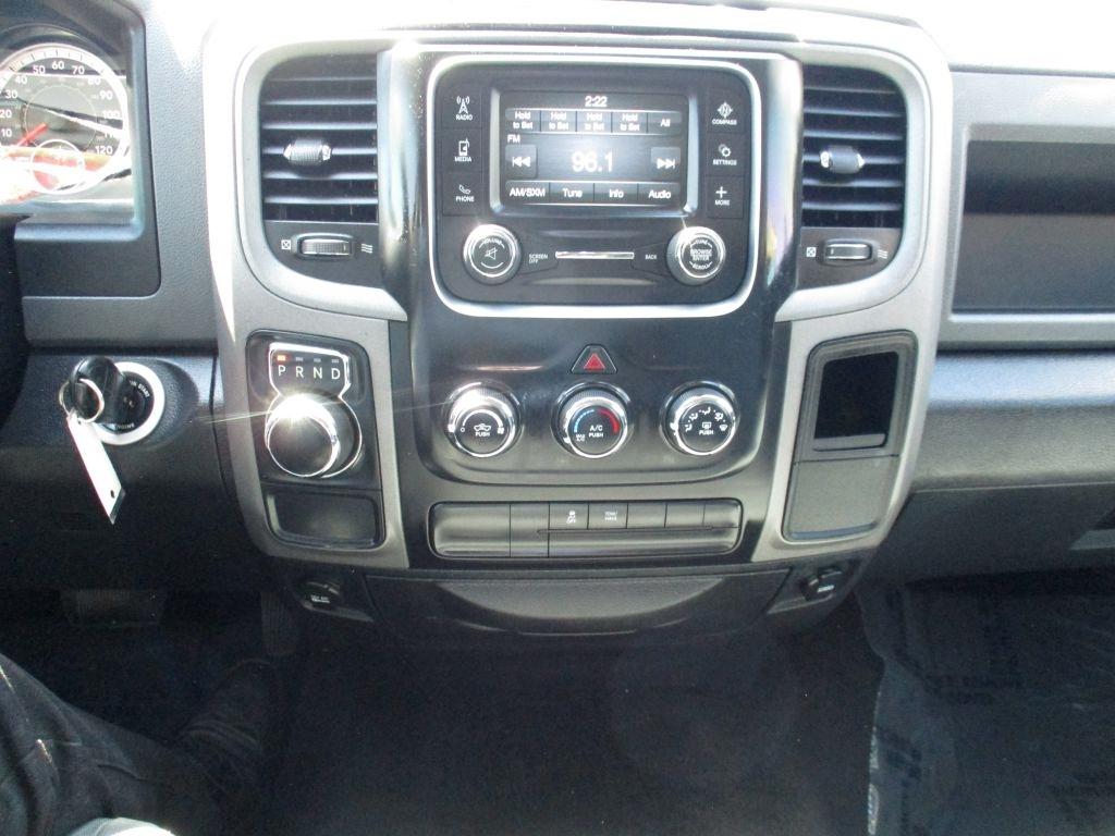 RAM 1500 Tradesman Crew Cab SWB 2WD 2016