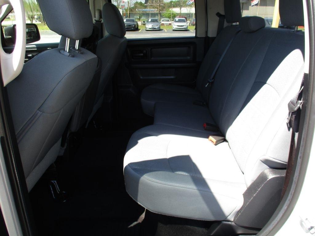 RAM 1500 Tradesman Crew Cab SWB 2WD 2016