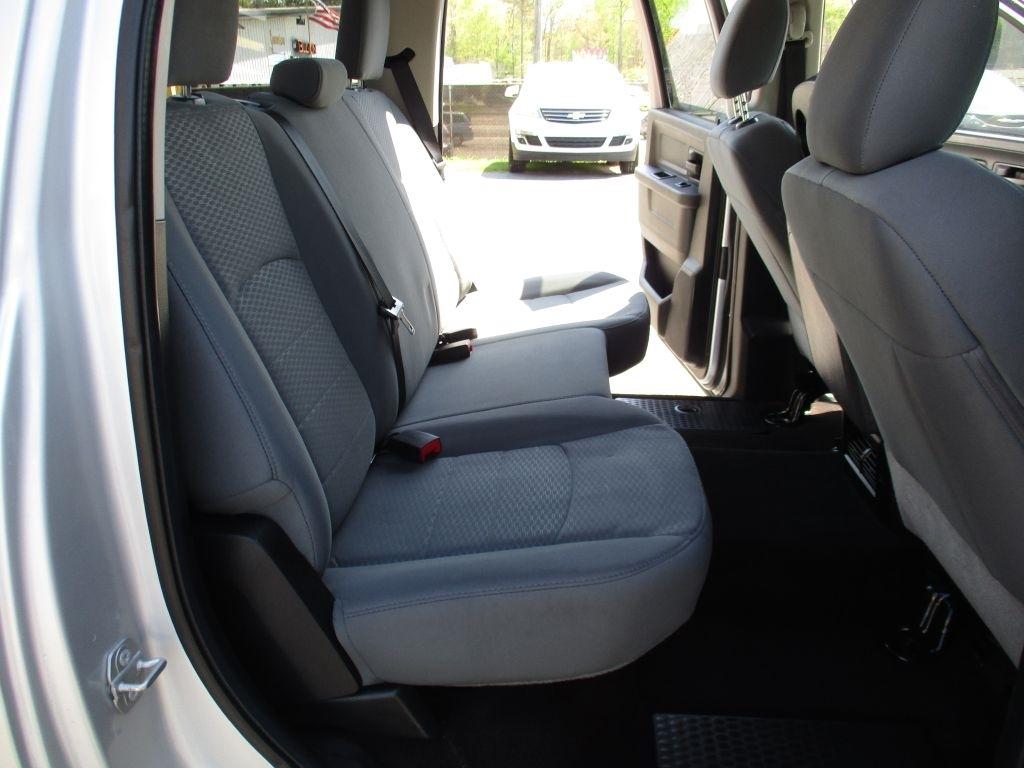 RAM 1500 Tradesman Crew Cab SWB 2WD 2016