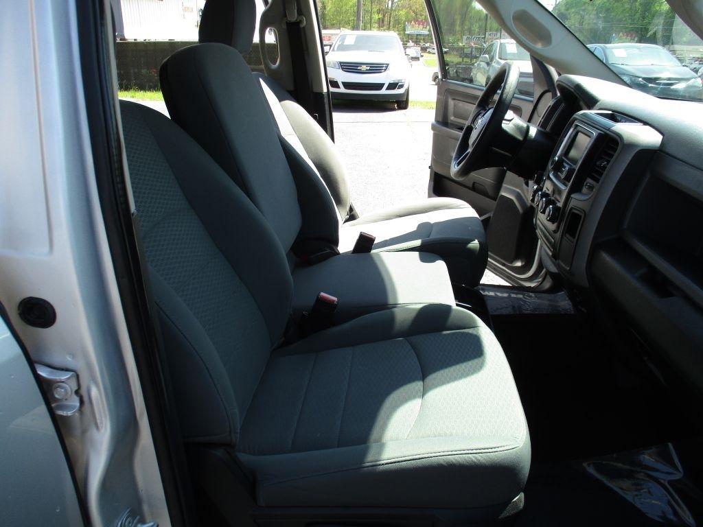 RAM 1500 Tradesman Crew Cab SWB 2WD 2016