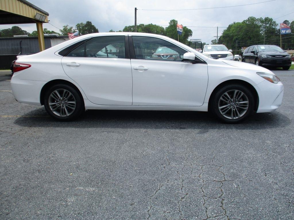 Toyota Camry SE 2016