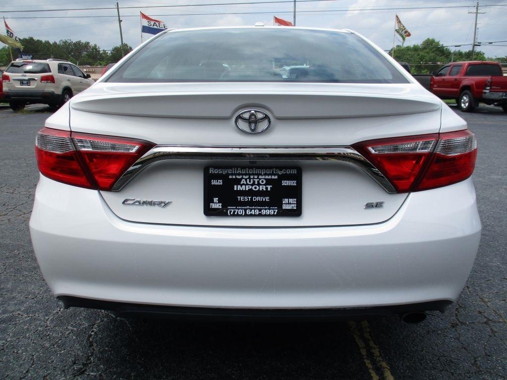 Toyota Camry SE 2016