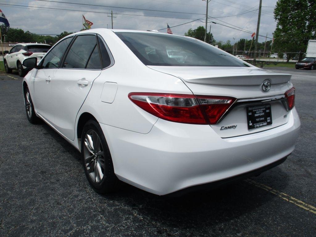 Toyota Camry SE 2016