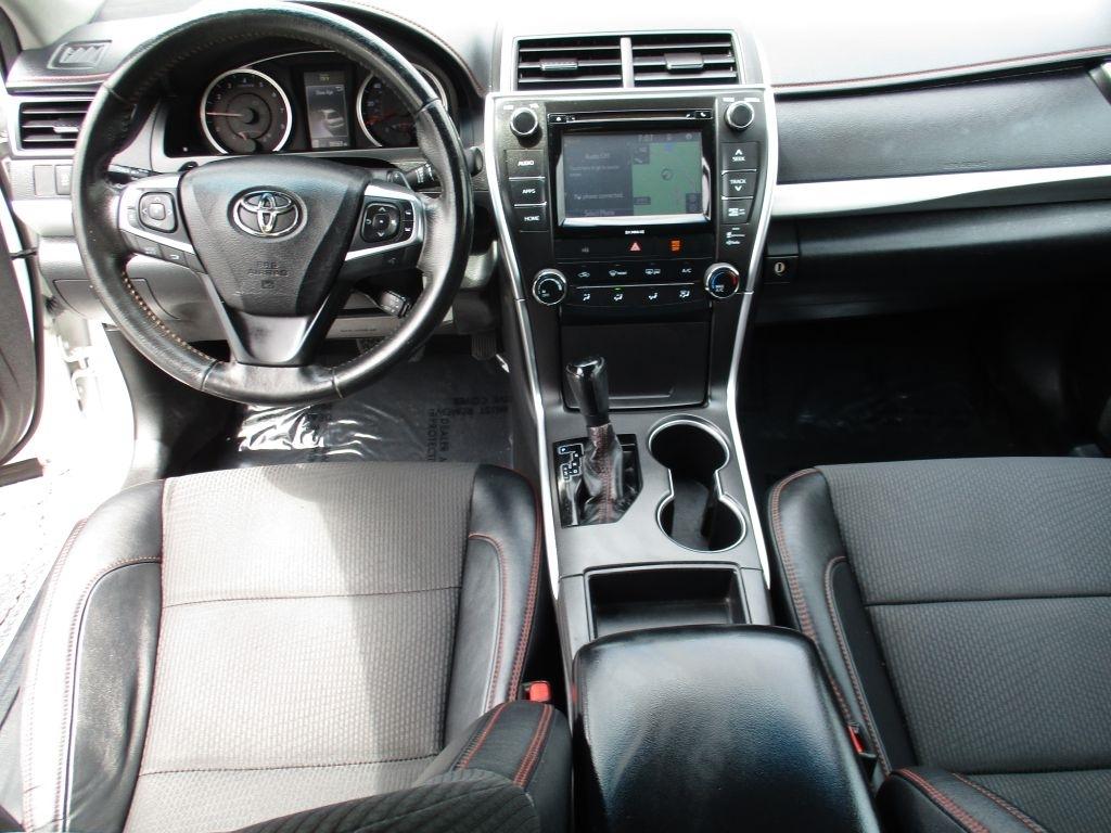 Toyota Camry SE 2016