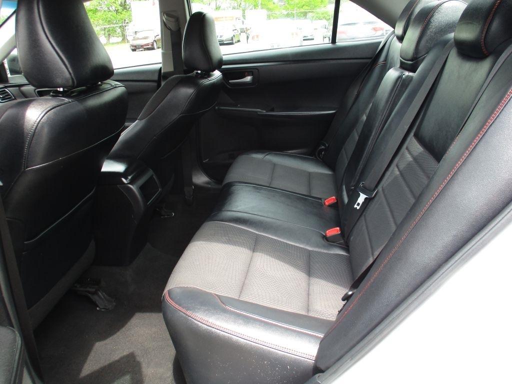 Toyota Camry SE 2016