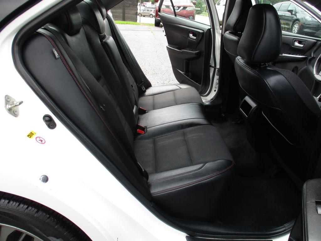 Toyota Camry SE 2016