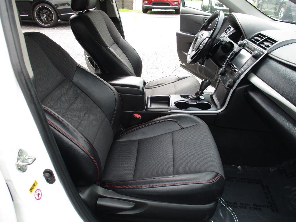 Toyota Camry SE 2016