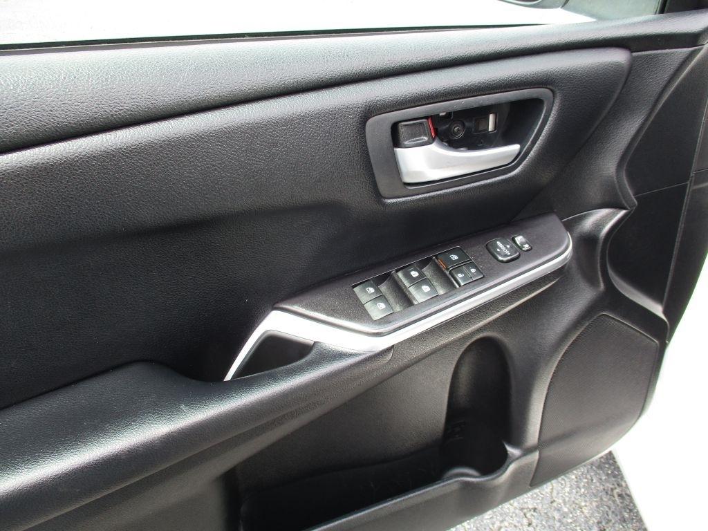 Toyota Camry SE 2016