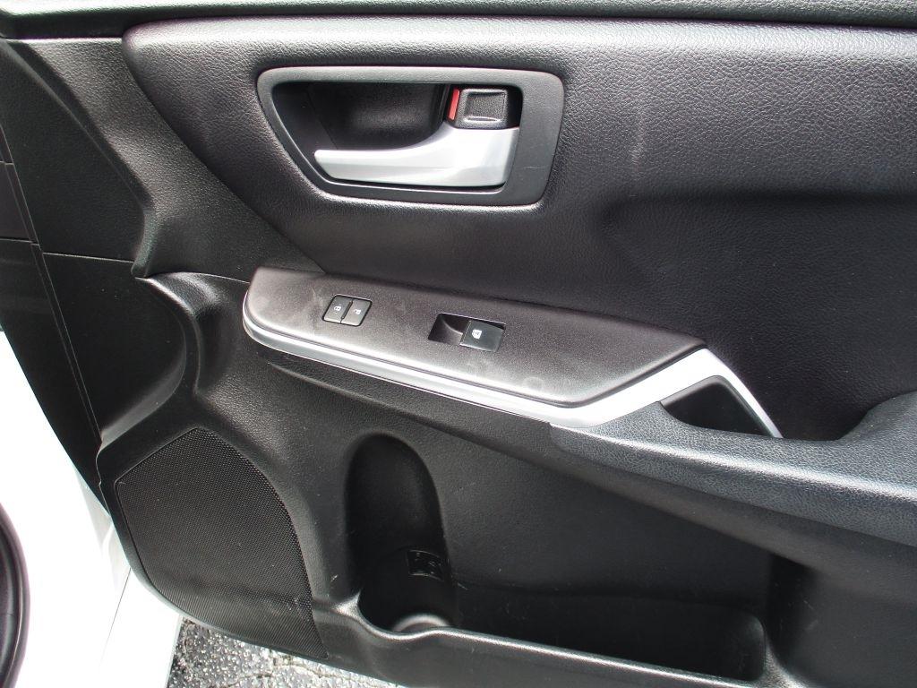 Toyota Camry SE 2016