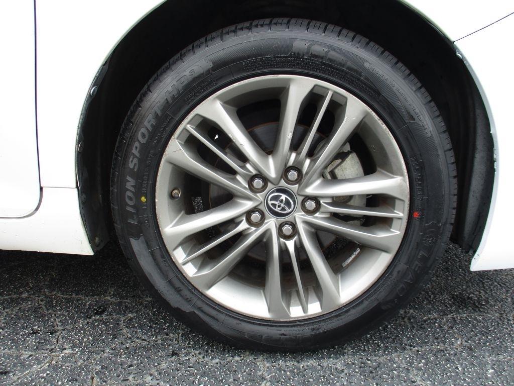 Toyota Camry SE 2016