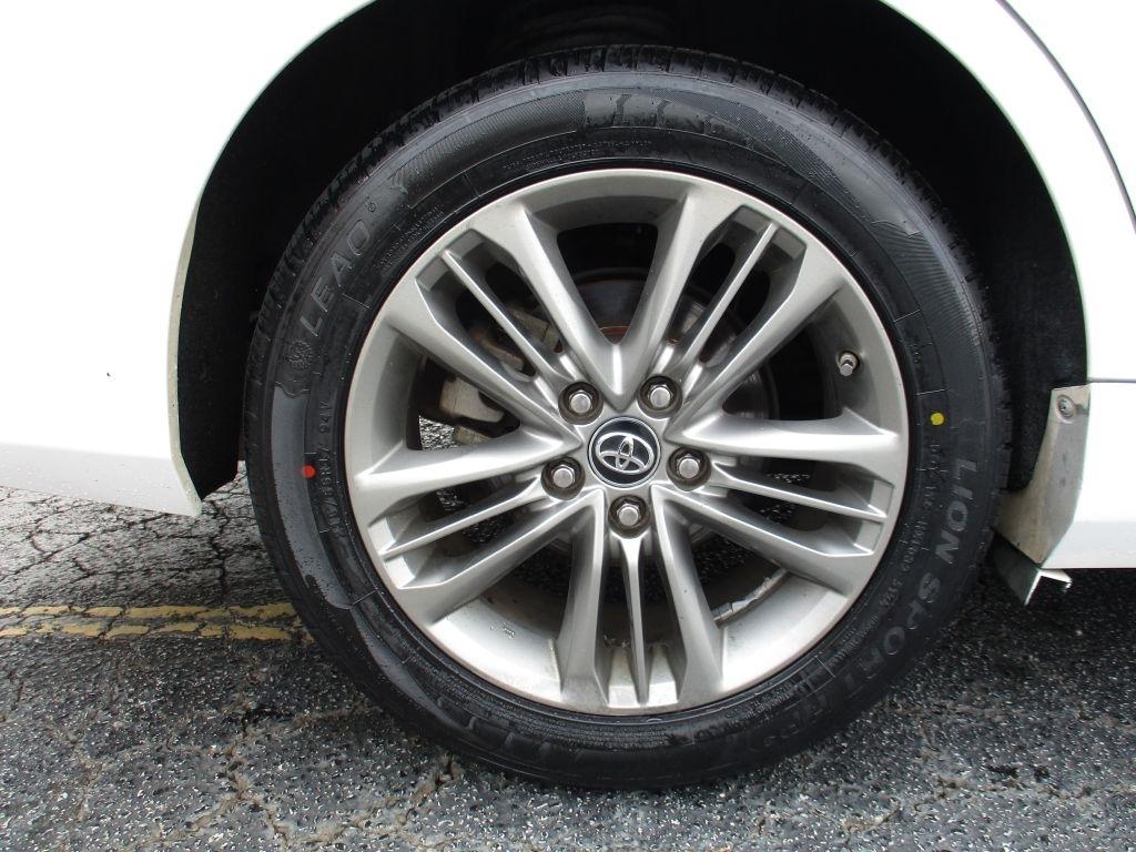 Toyota Camry SE 2016