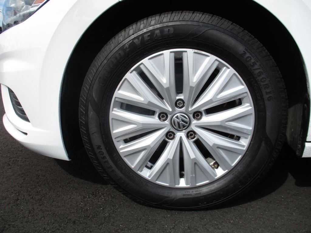 Volkswagen Jetta 1.4T S 8A 2019