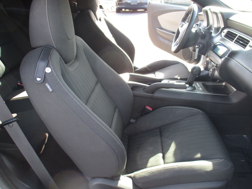 Chevrolet Camaro LS Coupe 2012