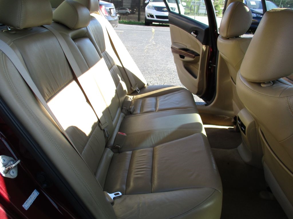 Honda Accord EX-L V-6 Sedan AT 2011