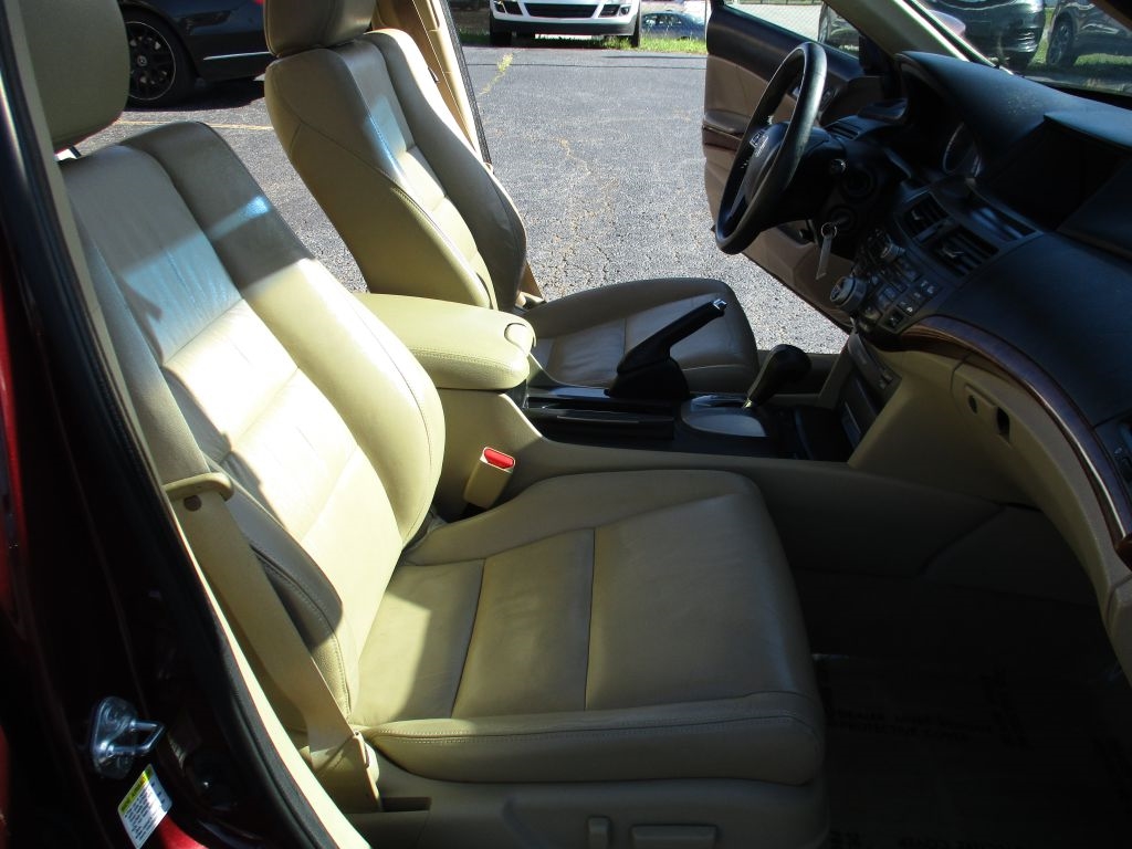 Honda Accord EX-L V-6 Sedan AT 2011