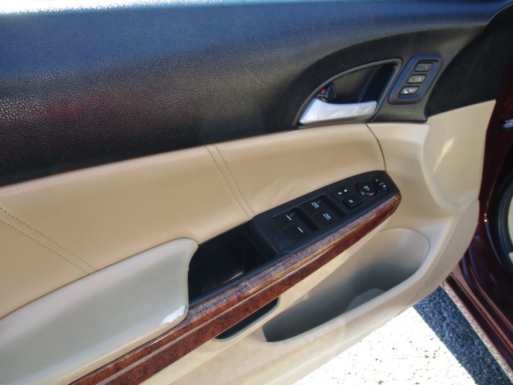 Honda Accord EX-L V-6 Sedan AT 2011