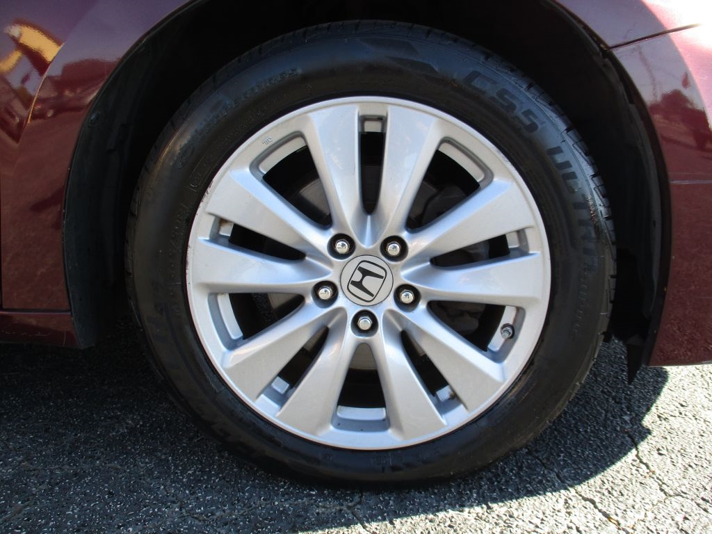 Honda Accord EX-L V-6 Sedan AT 2011