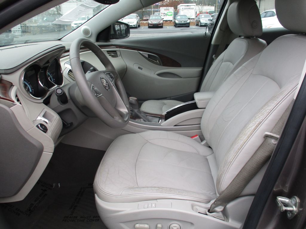 Buick LaCrosse CXL FWD 2010