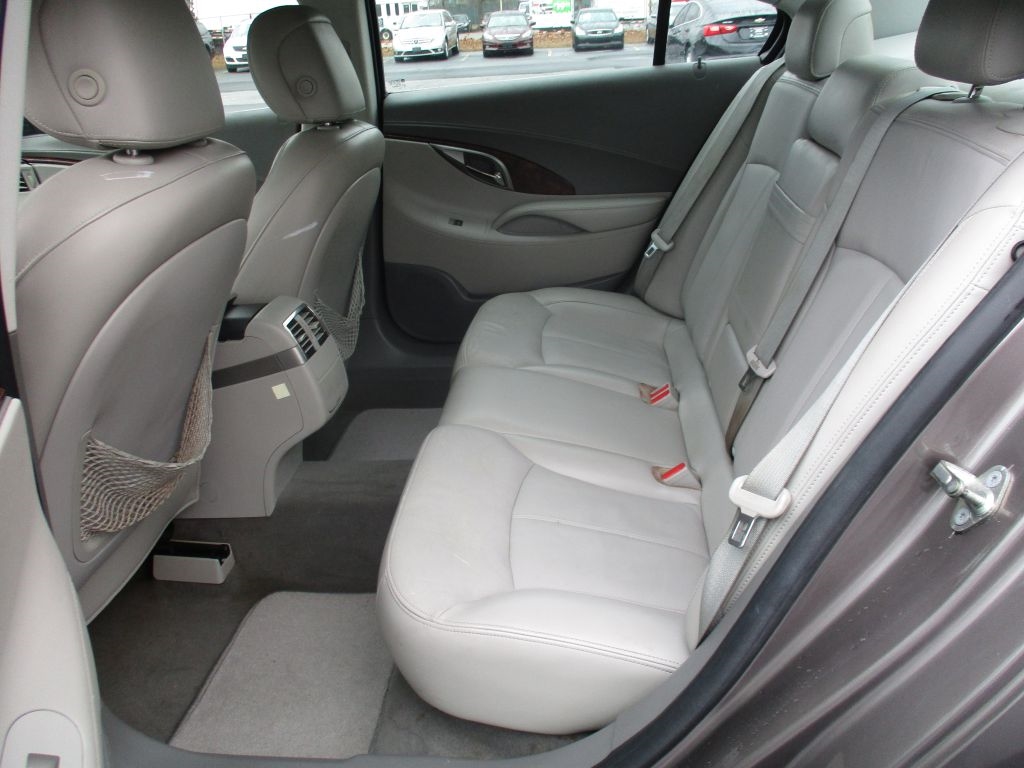 Buick LaCrosse CXL FWD 2010