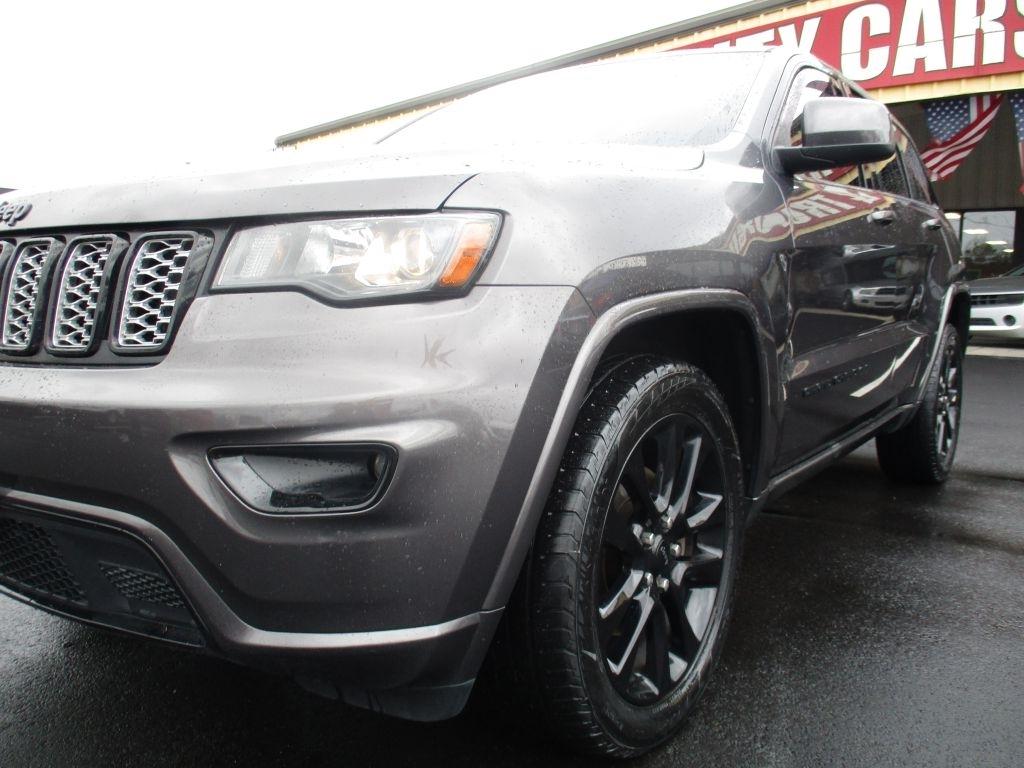 Jeep Grand Cherokee Laredo 4WD 2019