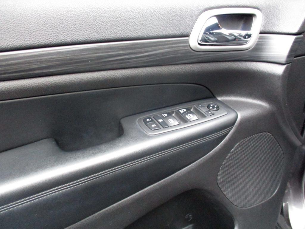 Jeep Grand Cherokee Laredo 4WD 2019