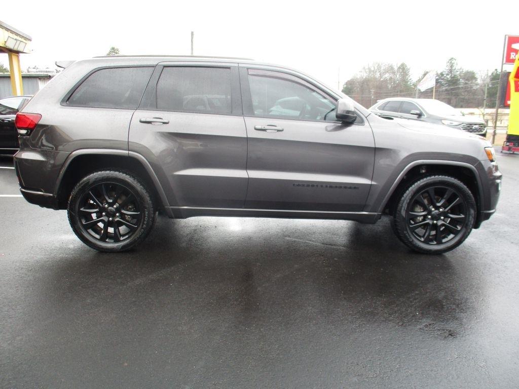 Jeep Grand Cherokee Laredo 4WD 2019