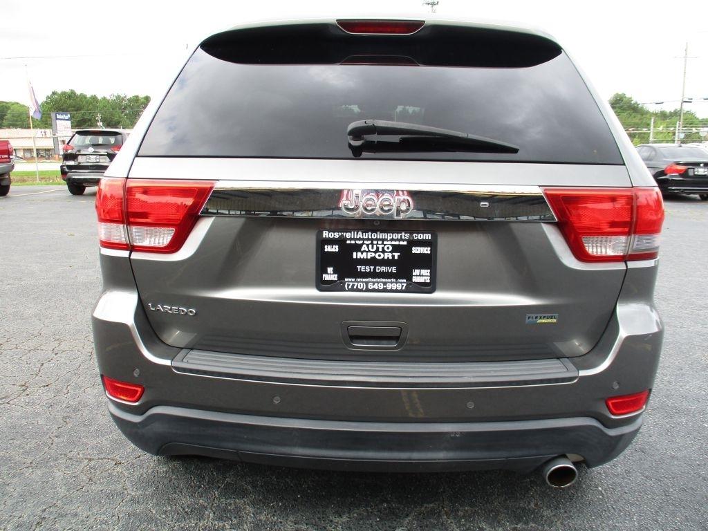 Jeep Grand Cherokee Laredo 2WD 2012